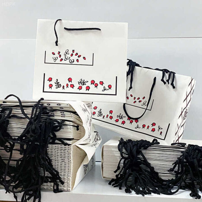 where to by Personalized White Kraft Gift Paper Bag from china supplier