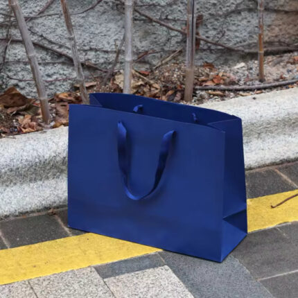 where to by Blue Luxury Paper Bags from china supplier