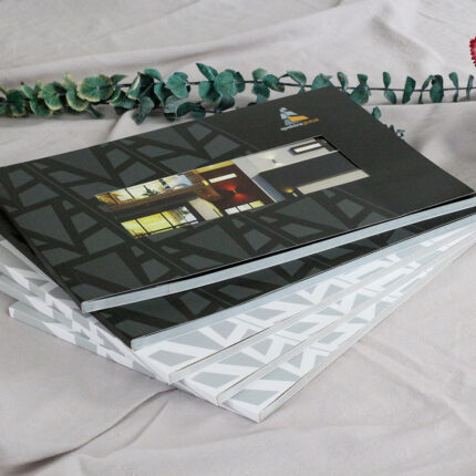 Manufacturer High Quality Low Price Paperback Novel Brochure Printing Custom Magazine Catalog Brochure Printing